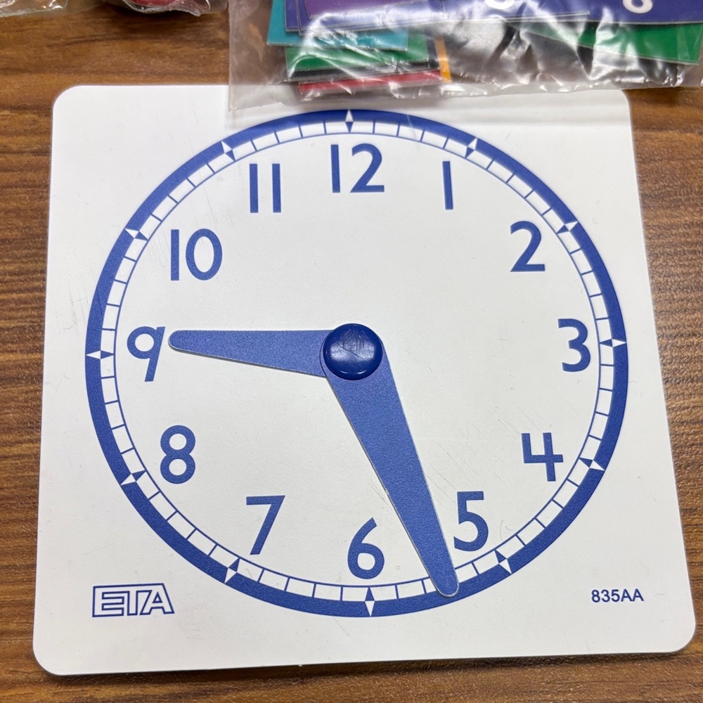 Educational Time-Telling Learning Toy Set - Picture 7 of 11